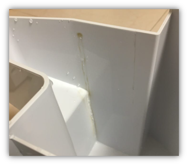 위닉스 제습기 물통에 얼룩 및 자국 생기는 이유?? 고장 아닌가요?